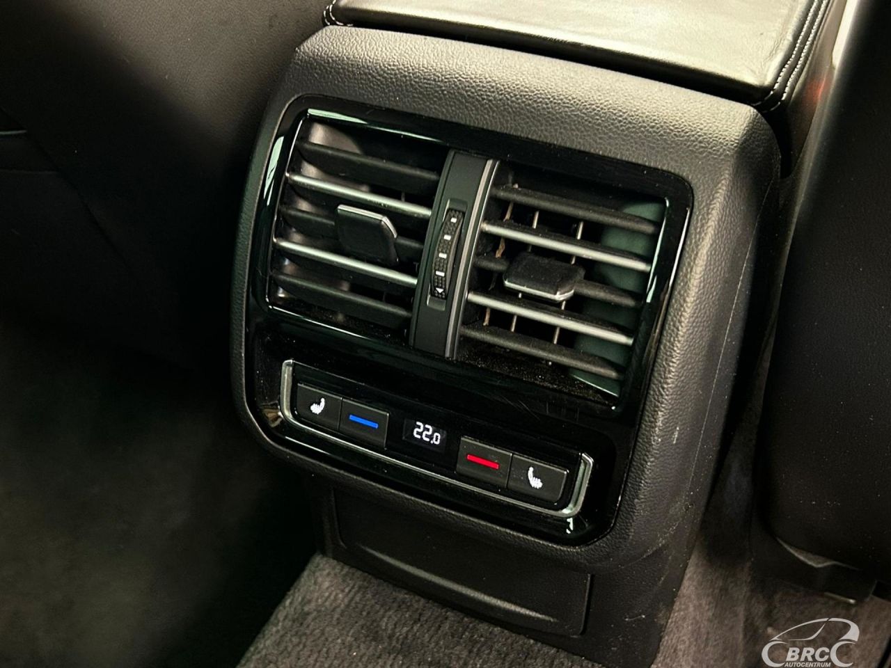 Volkswagen Passat | 24