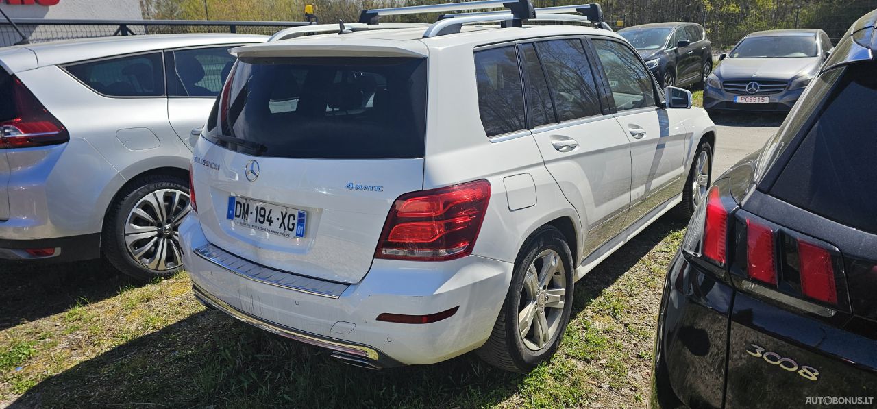 Mercedes-Benz GLK350 | 1