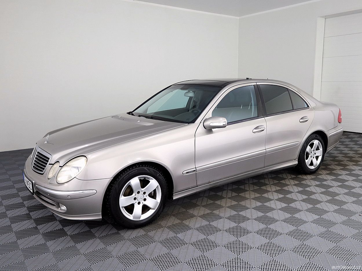 Mercedes-Benz E320 | 1