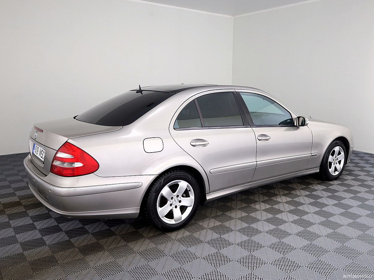 Mercedes-Benz E320 | 2