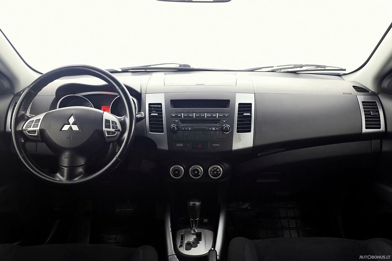 Mitsubishi Outlander | 4