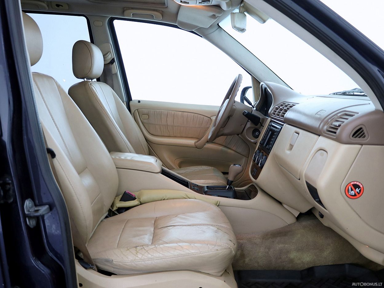 Mercedes-Benz ML270 | 5