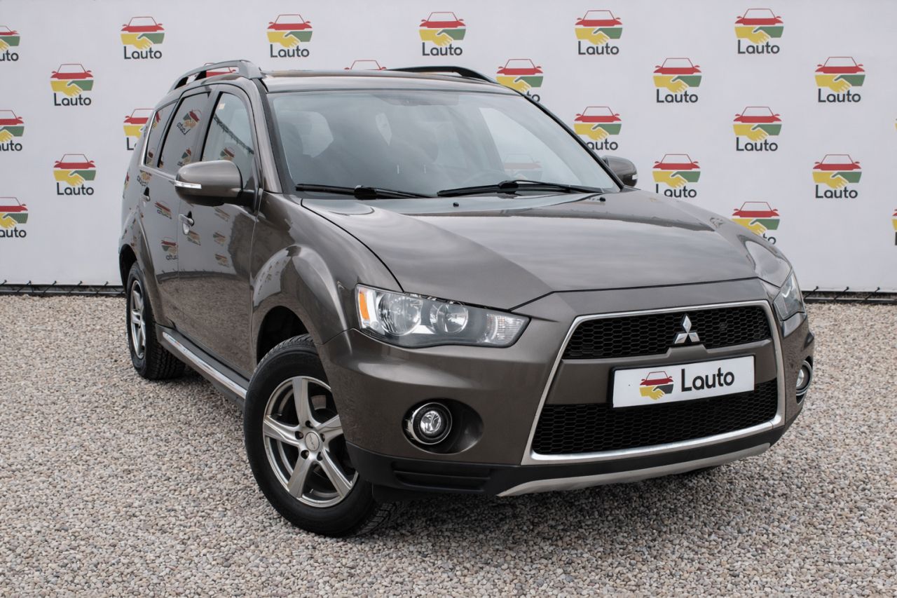 Mitsubishi Outlander | 1