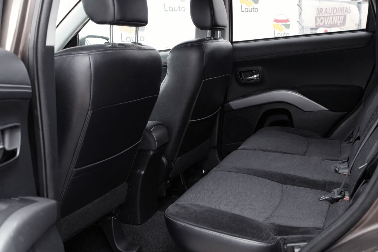 Mitsubishi Outlander | 7