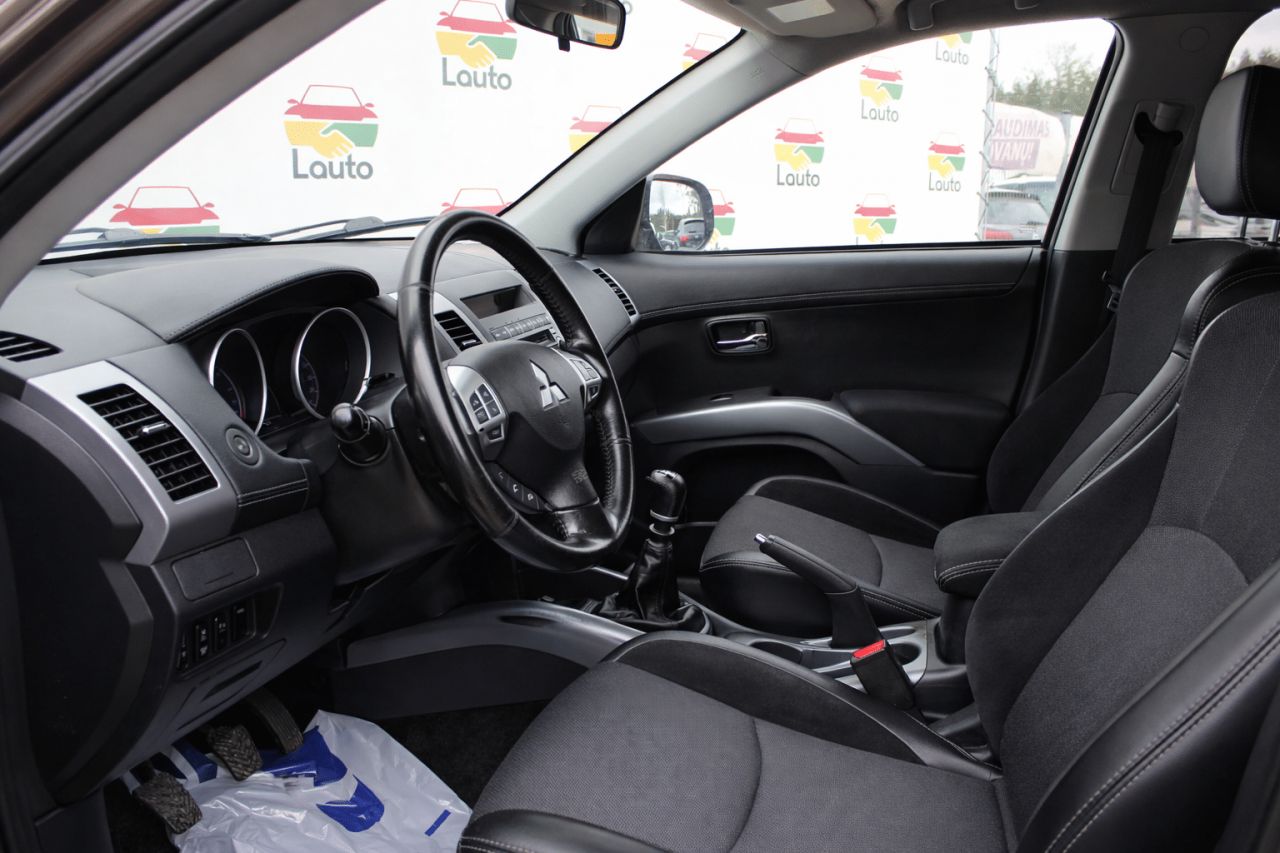 Mitsubishi Outlander | 5