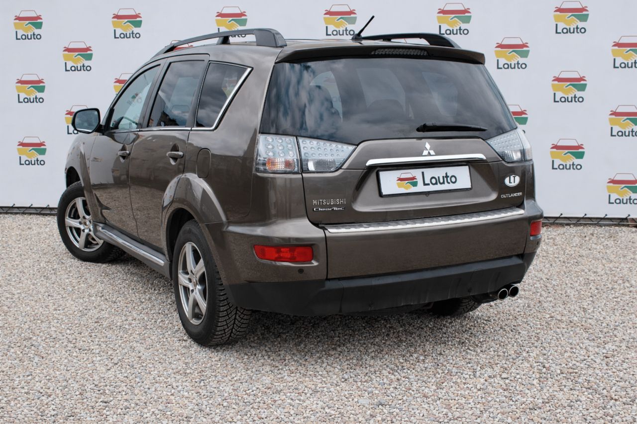 Mitsubishi Outlander | 3