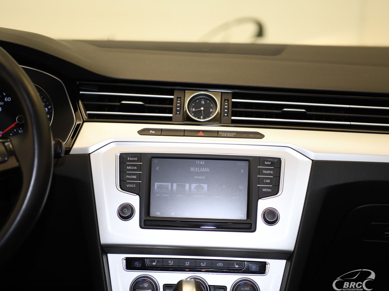 Volkswagen Passat | 28