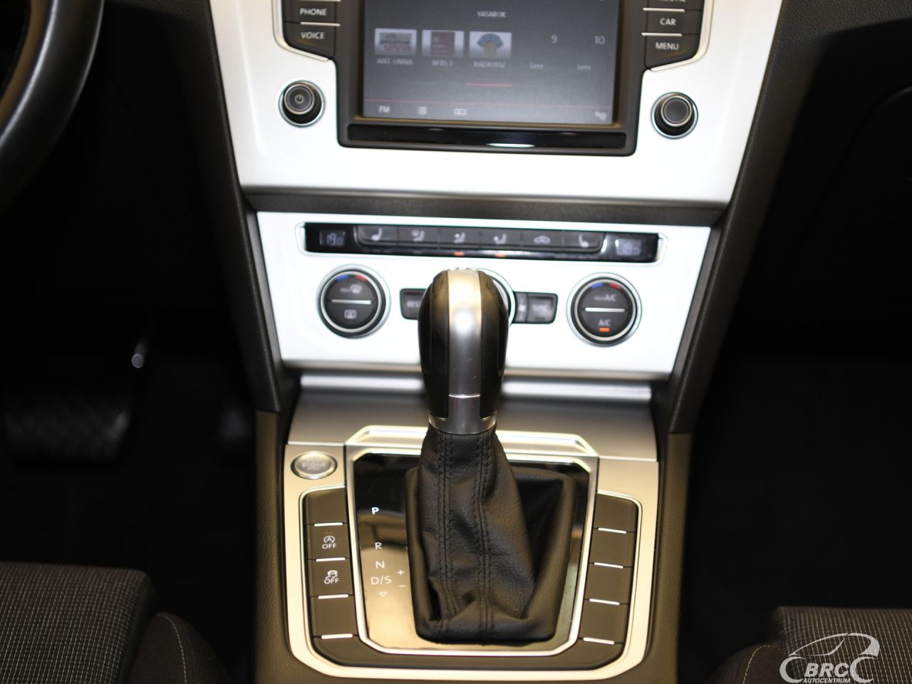 Volkswagen Passat | 30