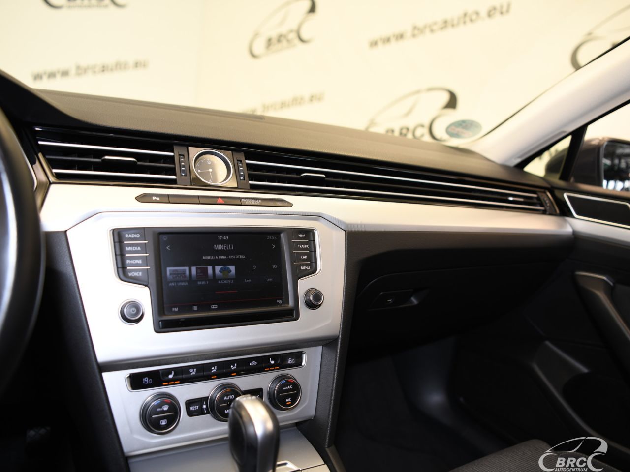 Volkswagen Passat | 21