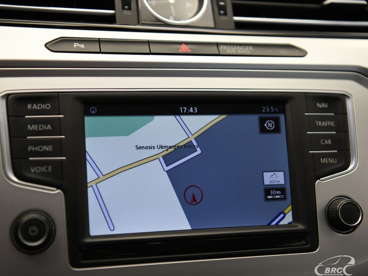 Volkswagen Passat | 27