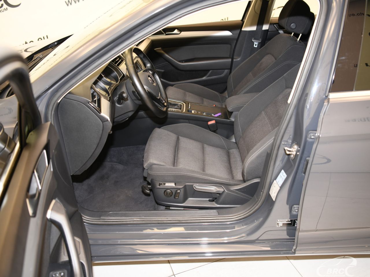 Volkswagen Passat | 37