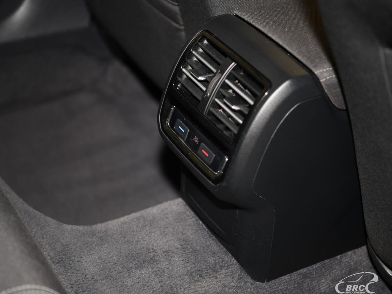 Volkswagen Passat | 23