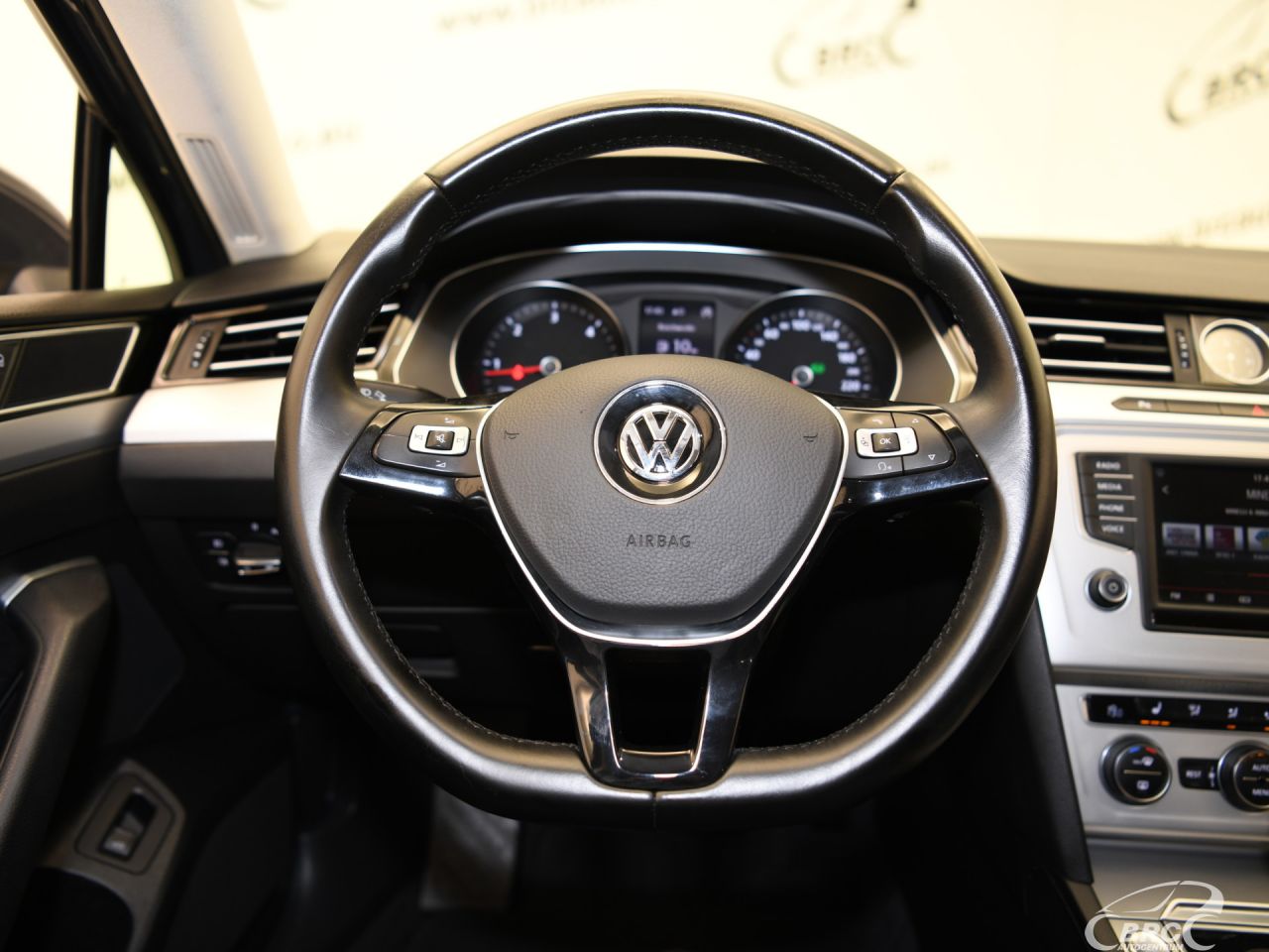 Volkswagen Passat | 24