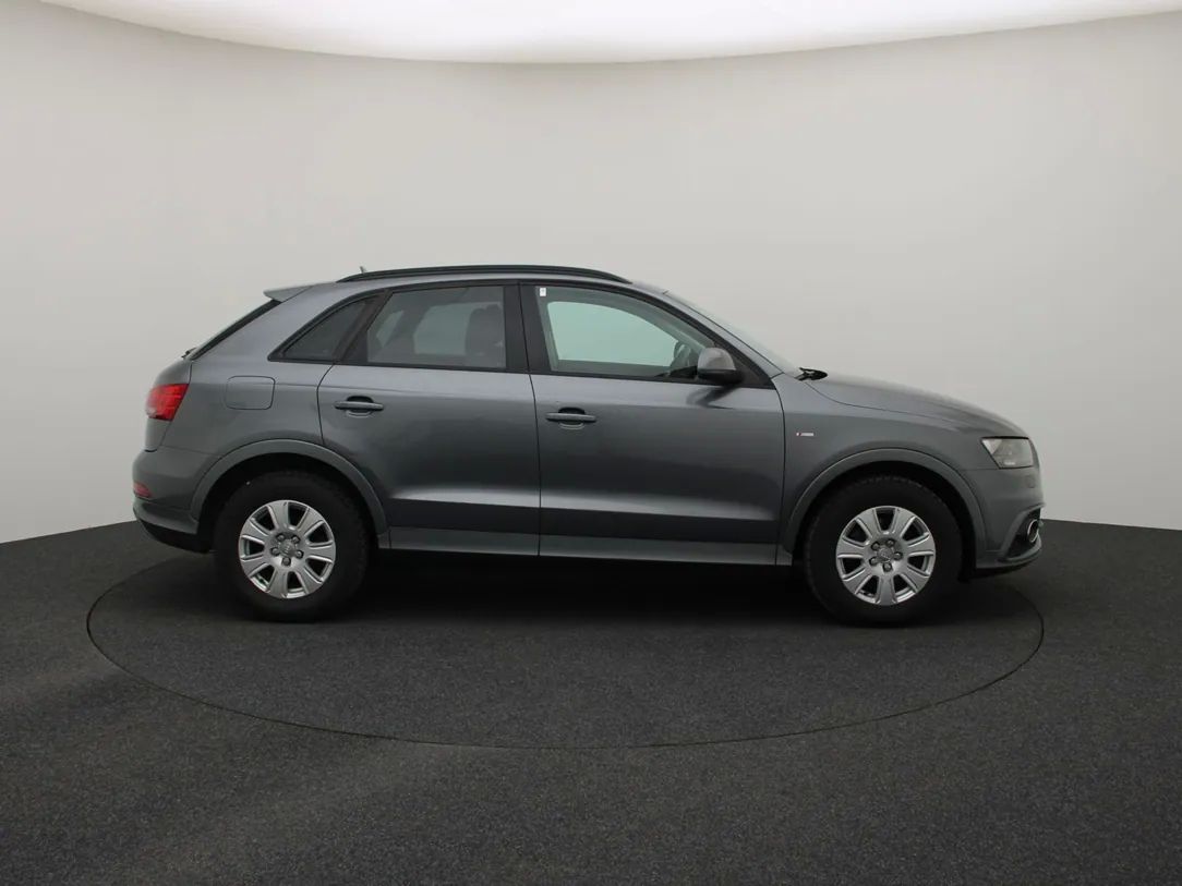 Audi Q3 | 8