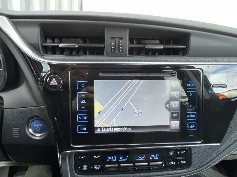 Toyota Auris | 12