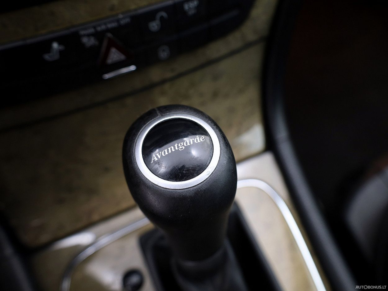 Mercedes-Benz E220 | 7