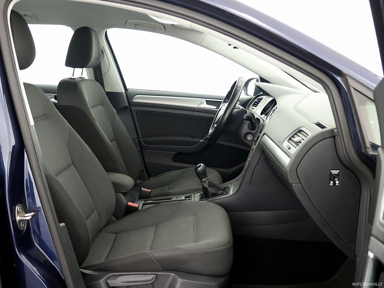 Volkswagen Golf | 10