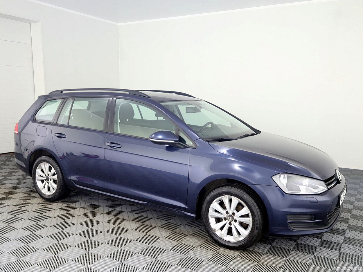 Volkswagen Golf | 4