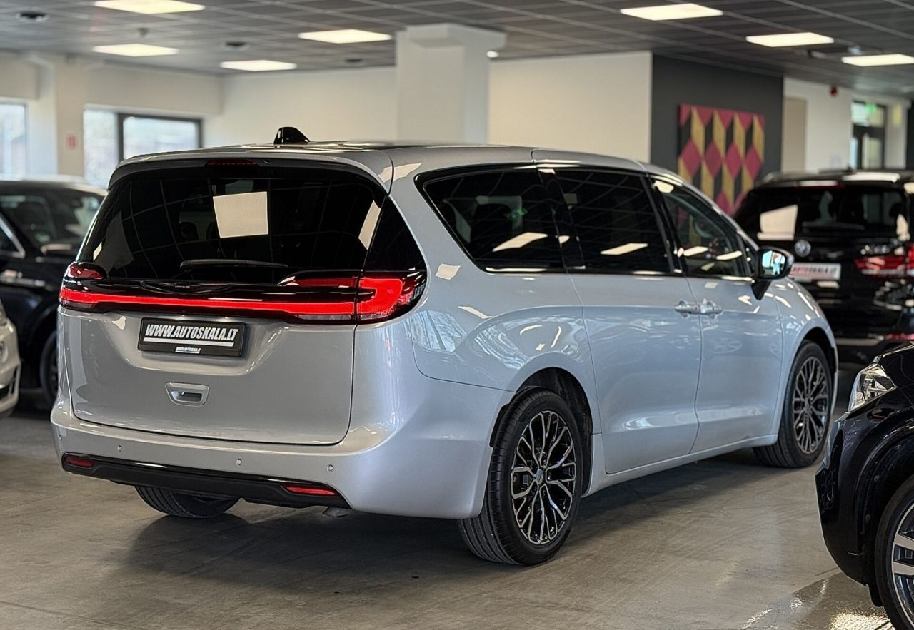 Chrysler Pacifica | 7