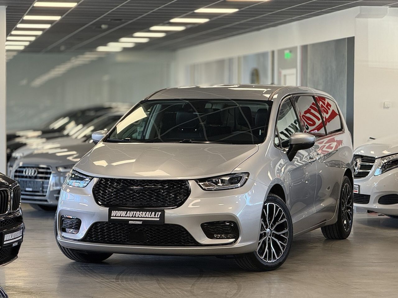 Chrysler Pacifica | 5