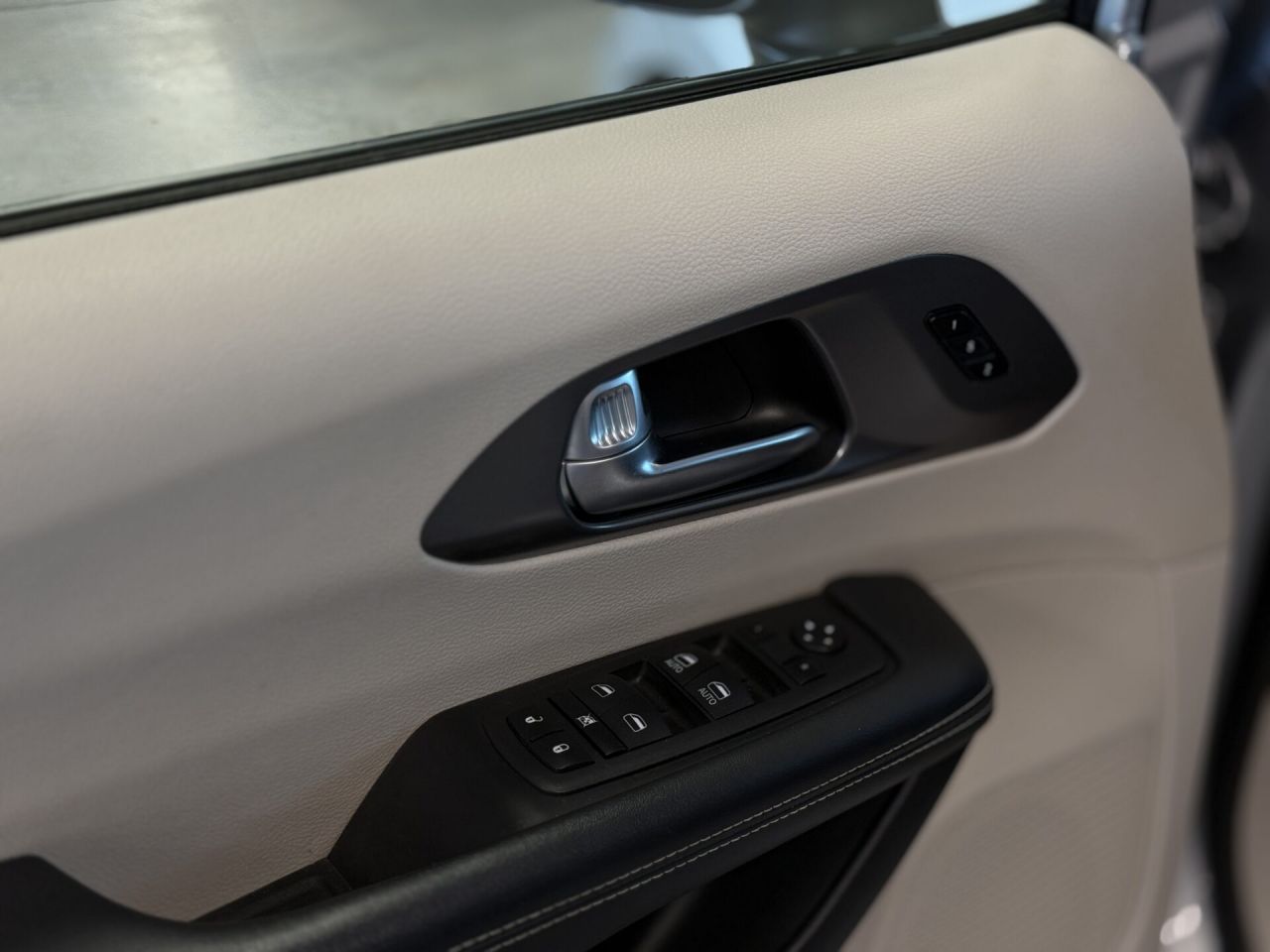 Chrysler Pacifica | 22