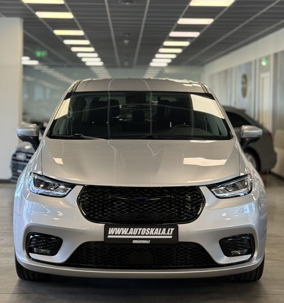 Chrysler Pacifica | 1