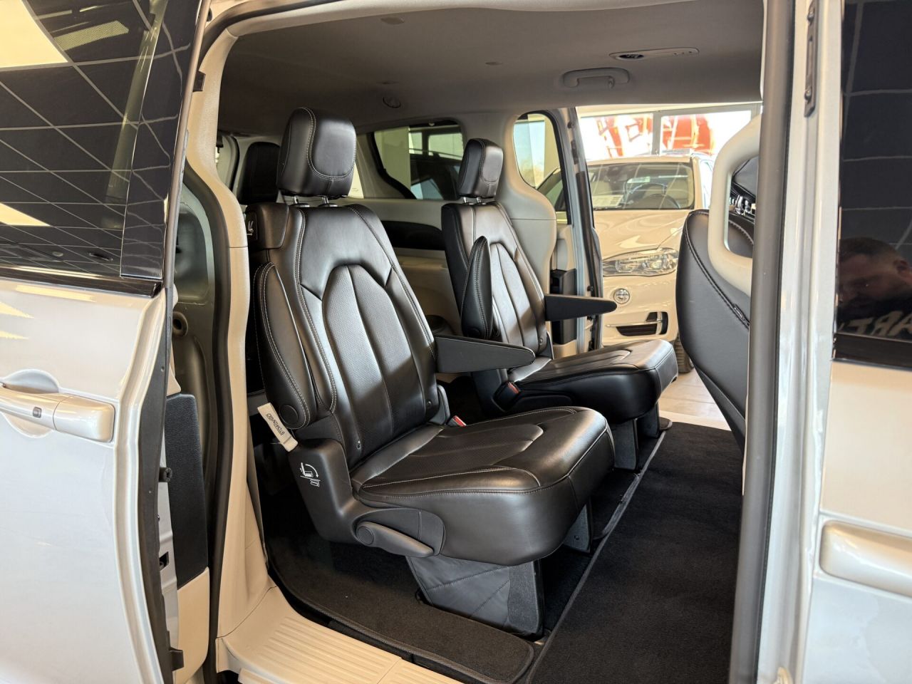 Chrysler Pacifica | 8