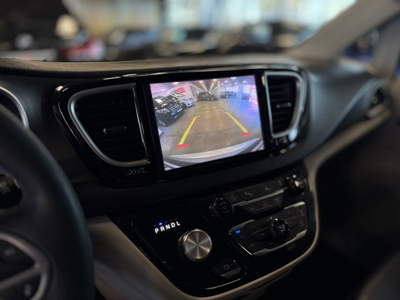 Chrysler Pacifica | 24