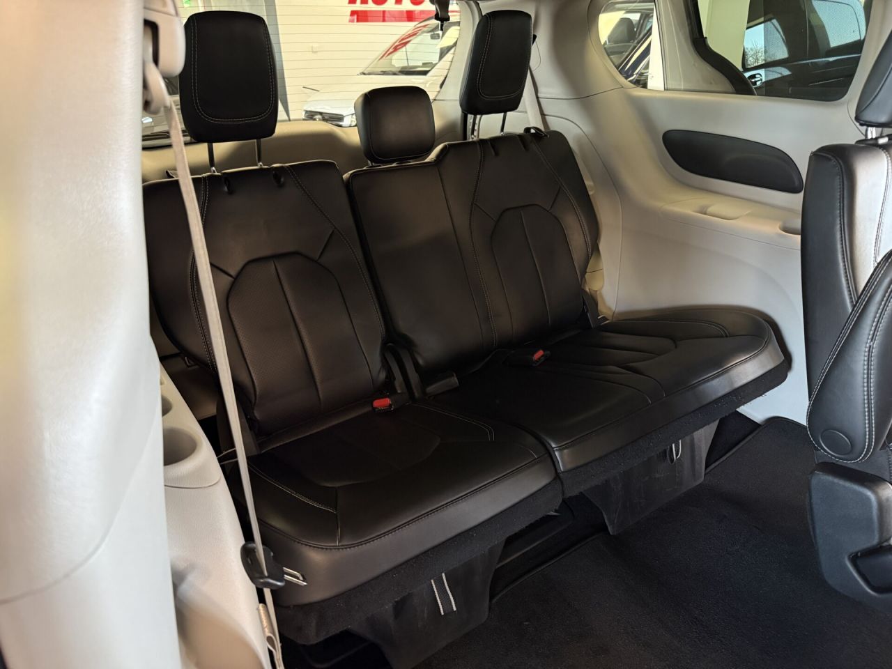 Chrysler Pacifica | 11