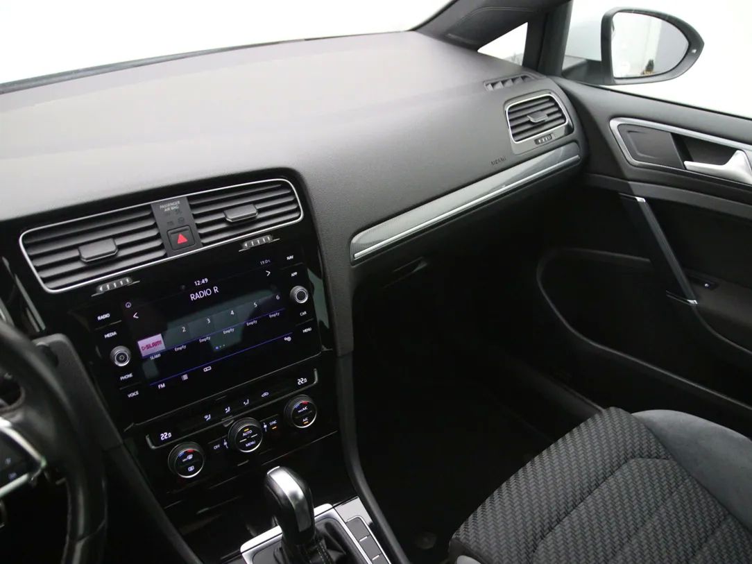 Volkswagen Golf | 19