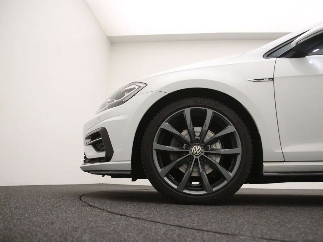 Volkswagen Golf | 26