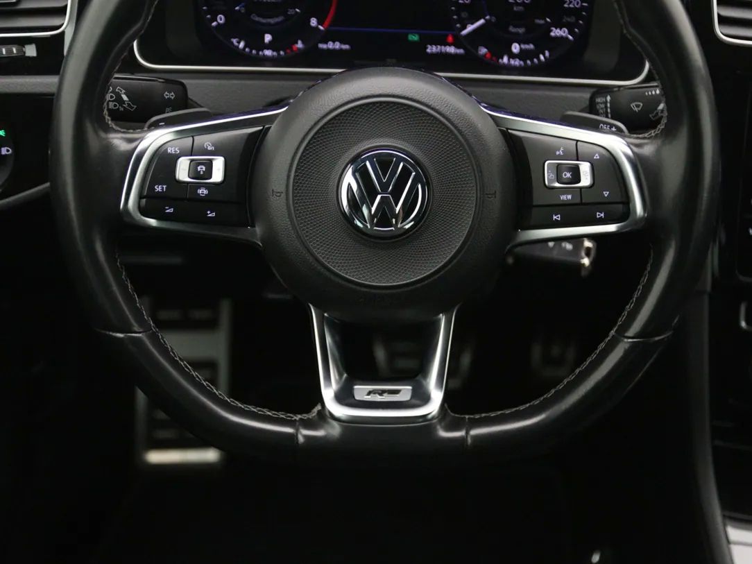 Volkswagen Golf | 16