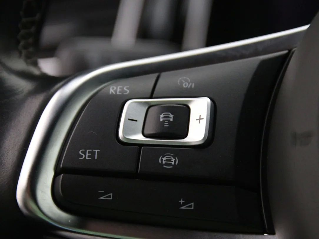 Volkswagen Golf | 28