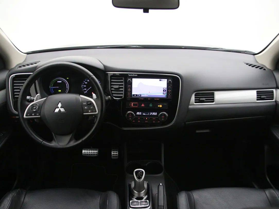 Mitsubishi Outlander | 1