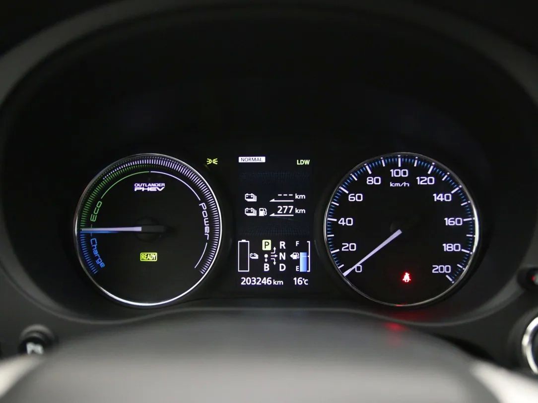 Mitsubishi Outlander | 18