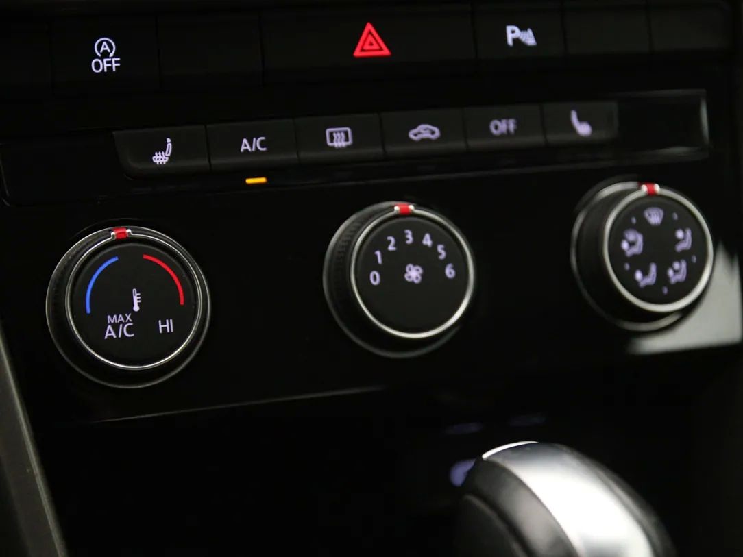 Volkswagen T-Roc | 19