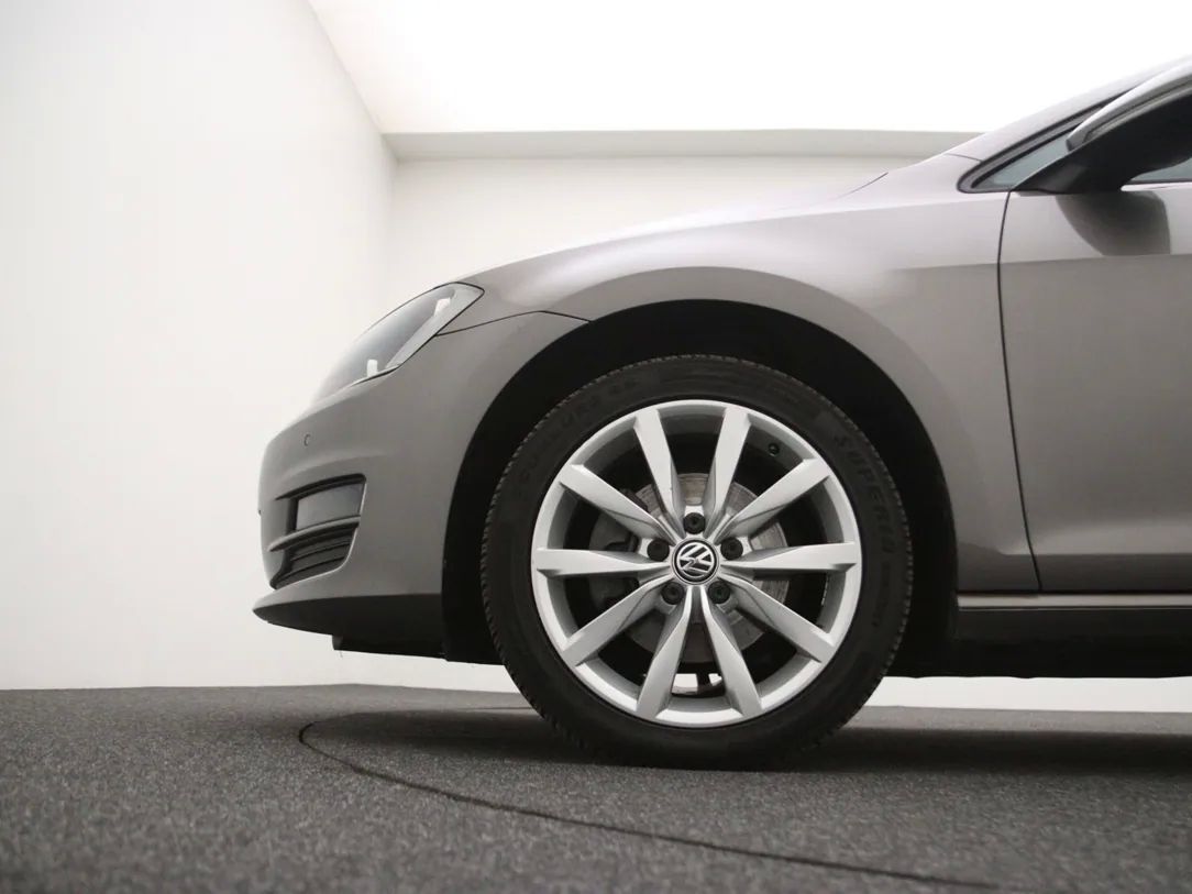 Volkswagen Golf | 27