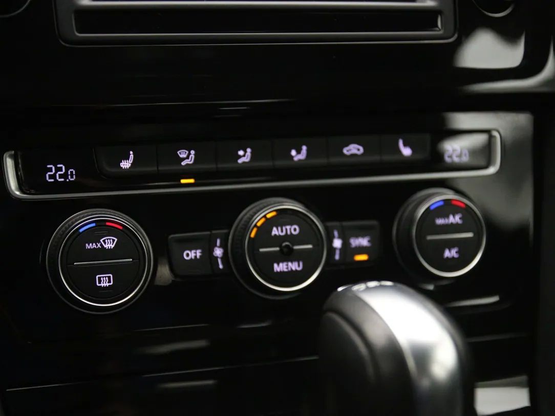 Volkswagen Golf | 19