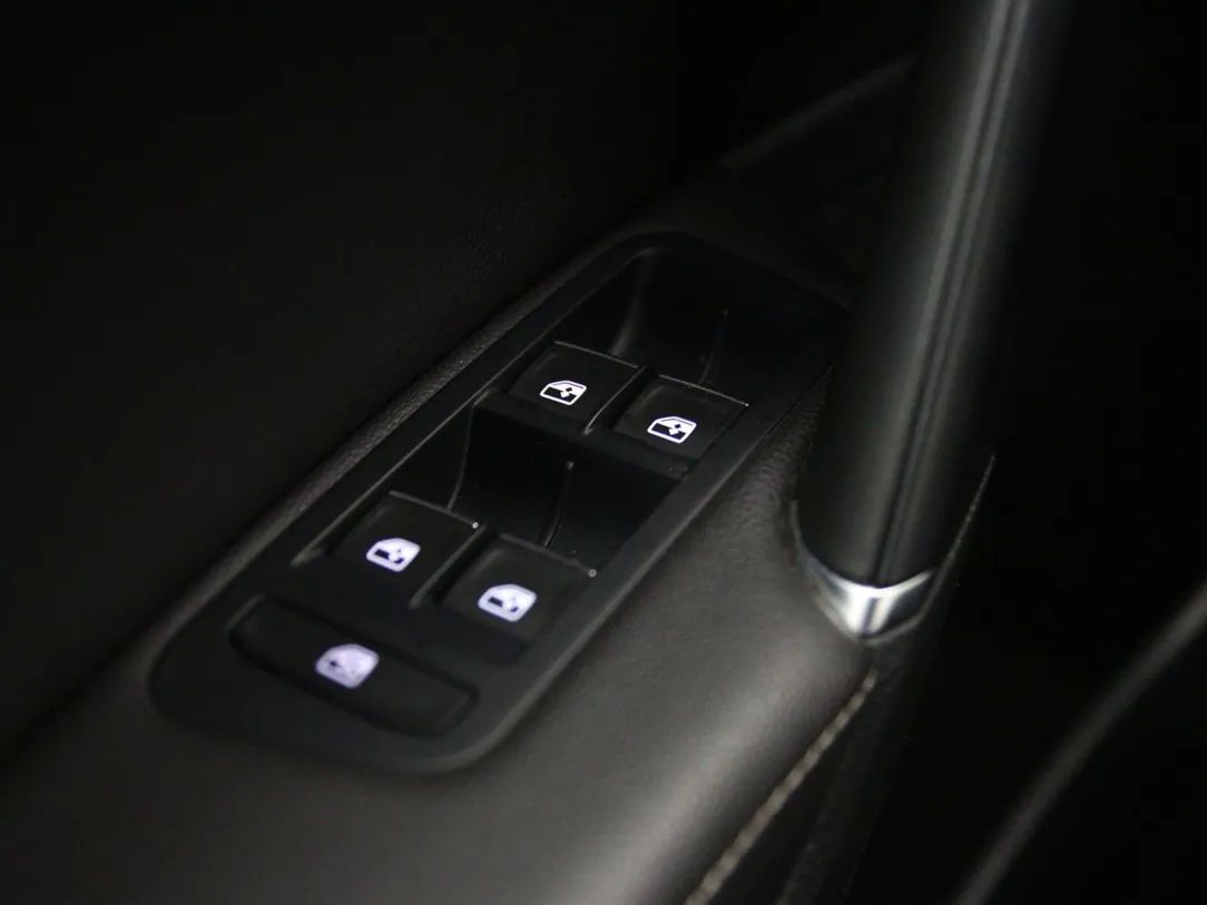 Volkswagen Golf | 25