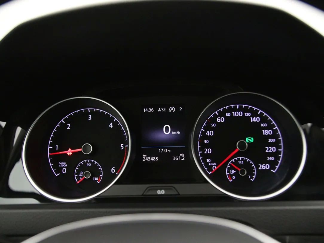 Volkswagen Golf | 18