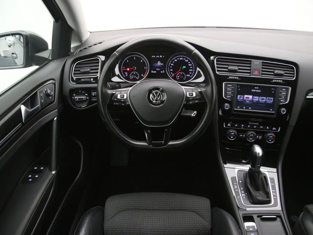 Volkswagen Golf | 16