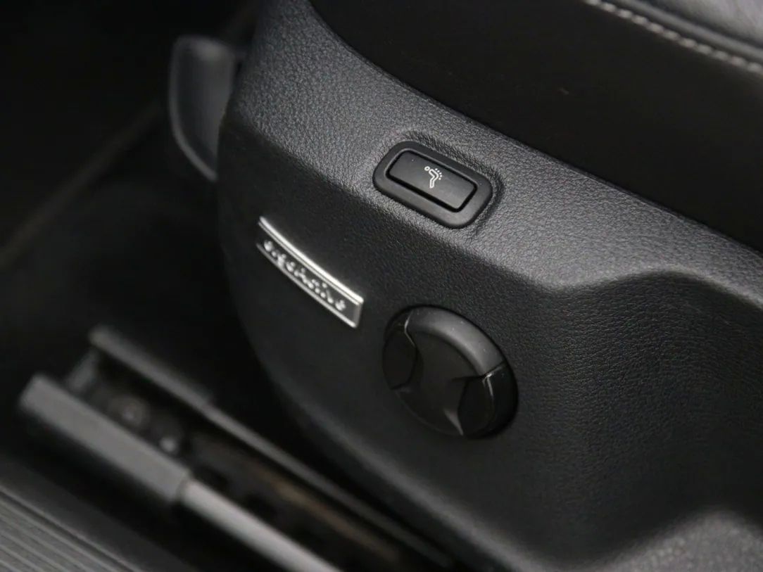 Volkswagen Golf | 30