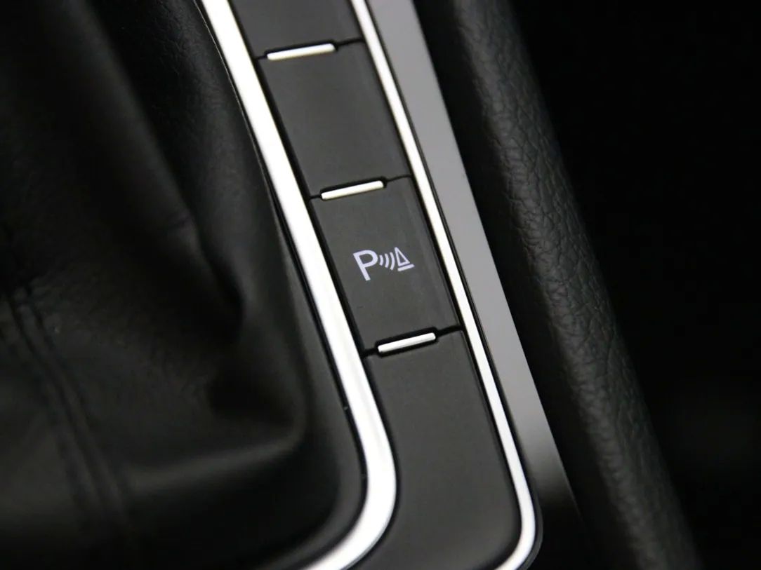 Volkswagen Golf | 28