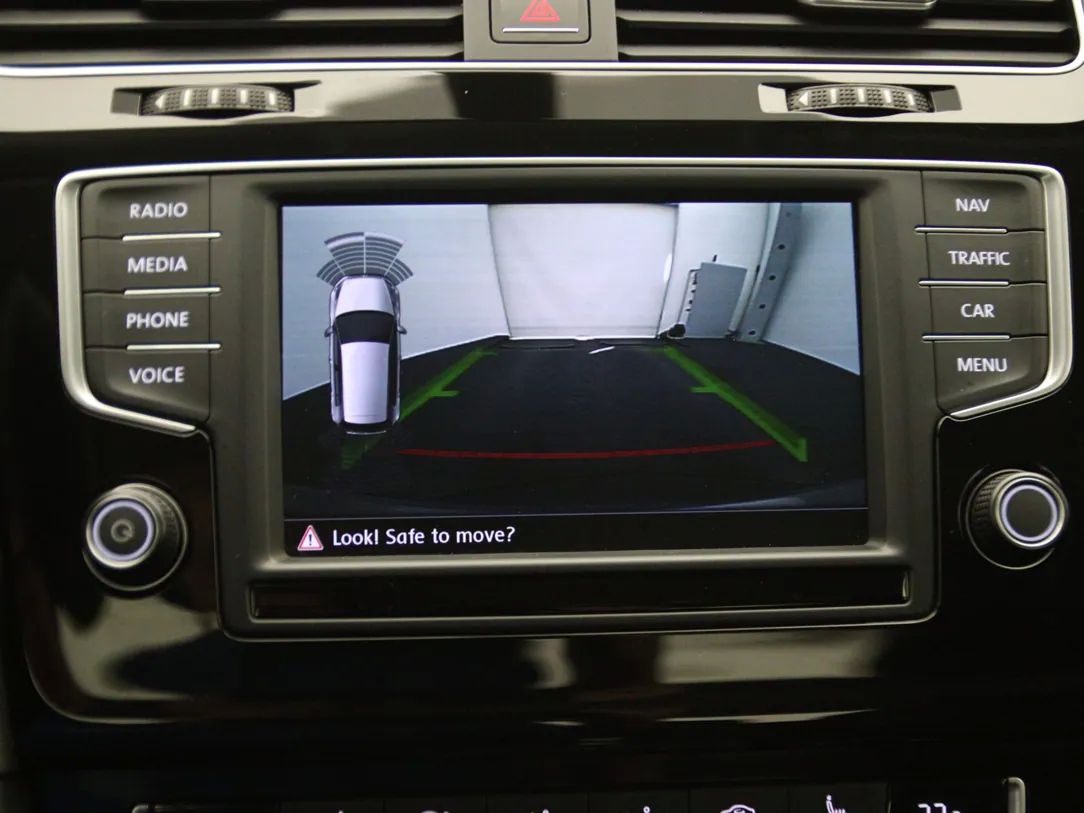 Volkswagen Golf | 24