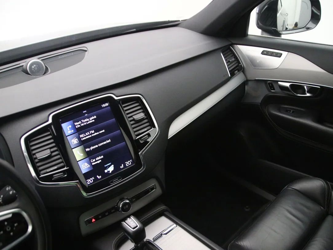 Volvo XC90 | 21