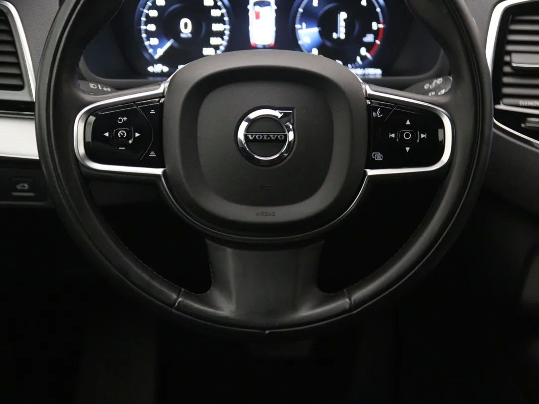 Volvo XC90 | 18