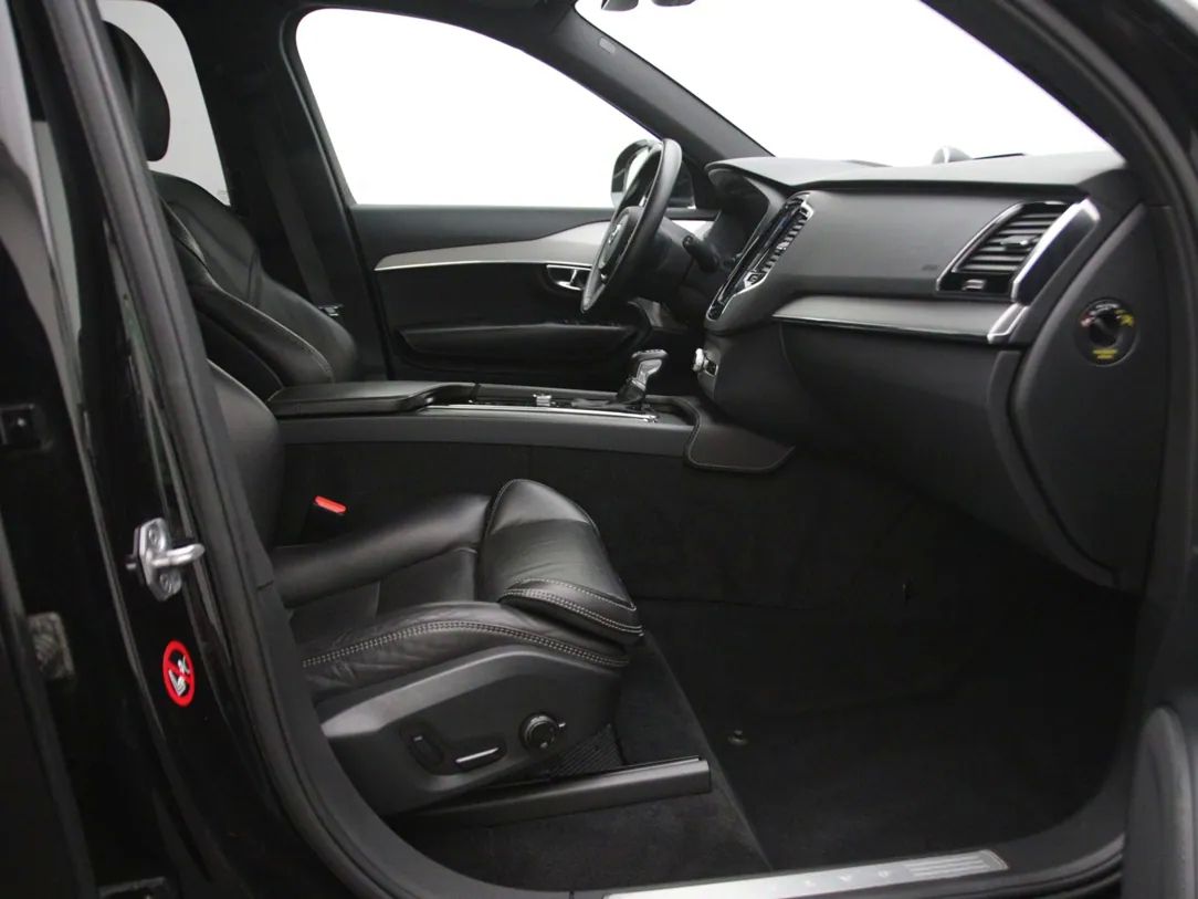 Volvo XC90 | 13