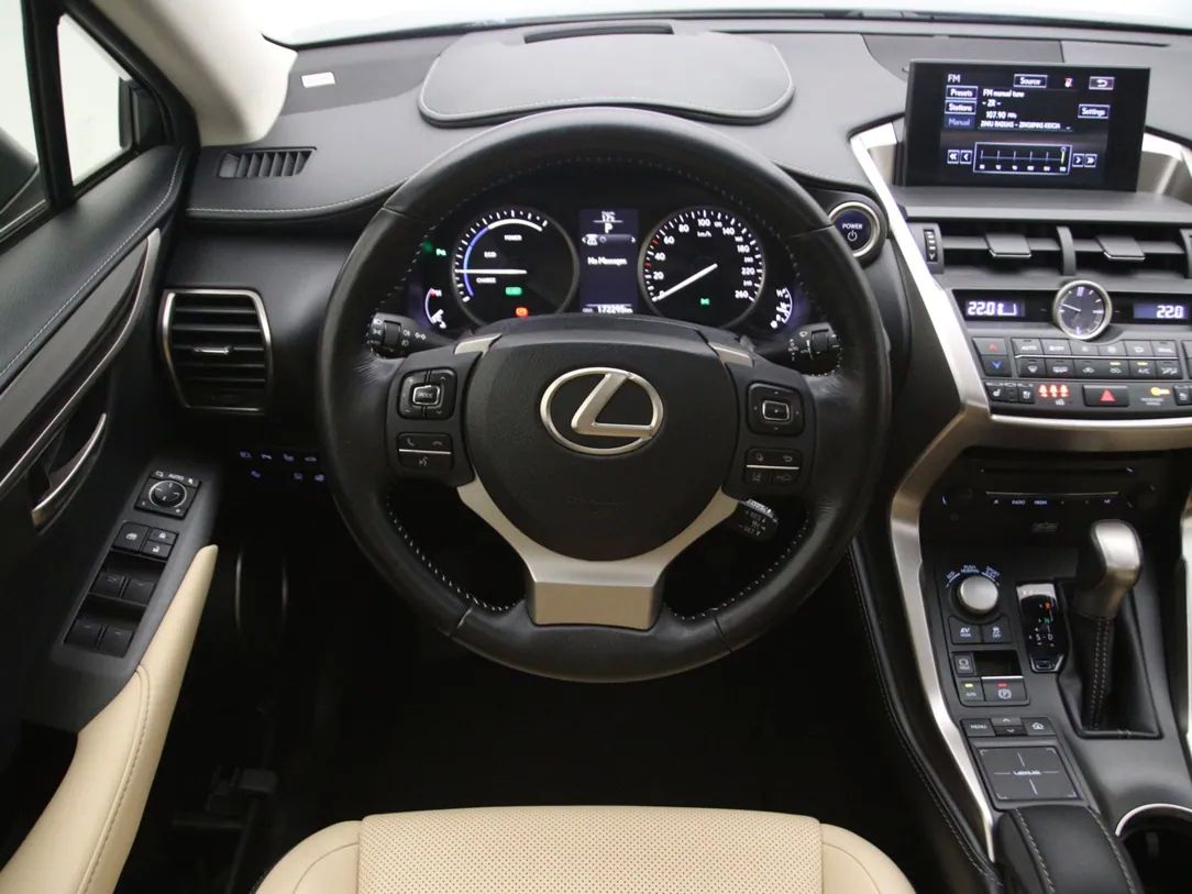 Lexus NX 300h | 16