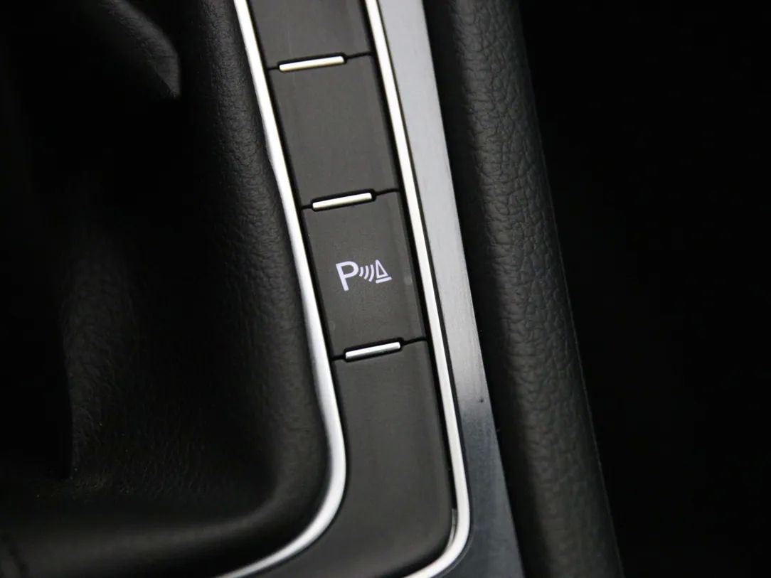 Volkswagen Golf | 30