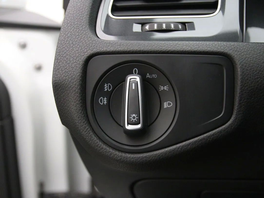 Volkswagen Golf | 26